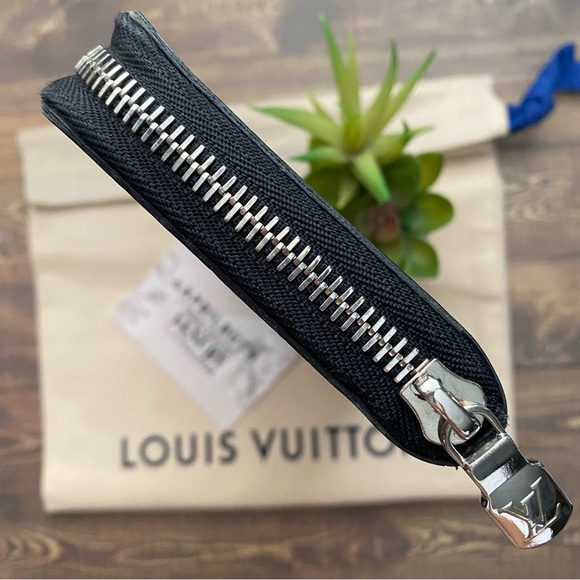 xSOLDx Louis Vuitton - Damier Graphite Vertical Zippy Wallet - Picture 4 of 13